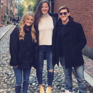 Meet your Posher, Amelia